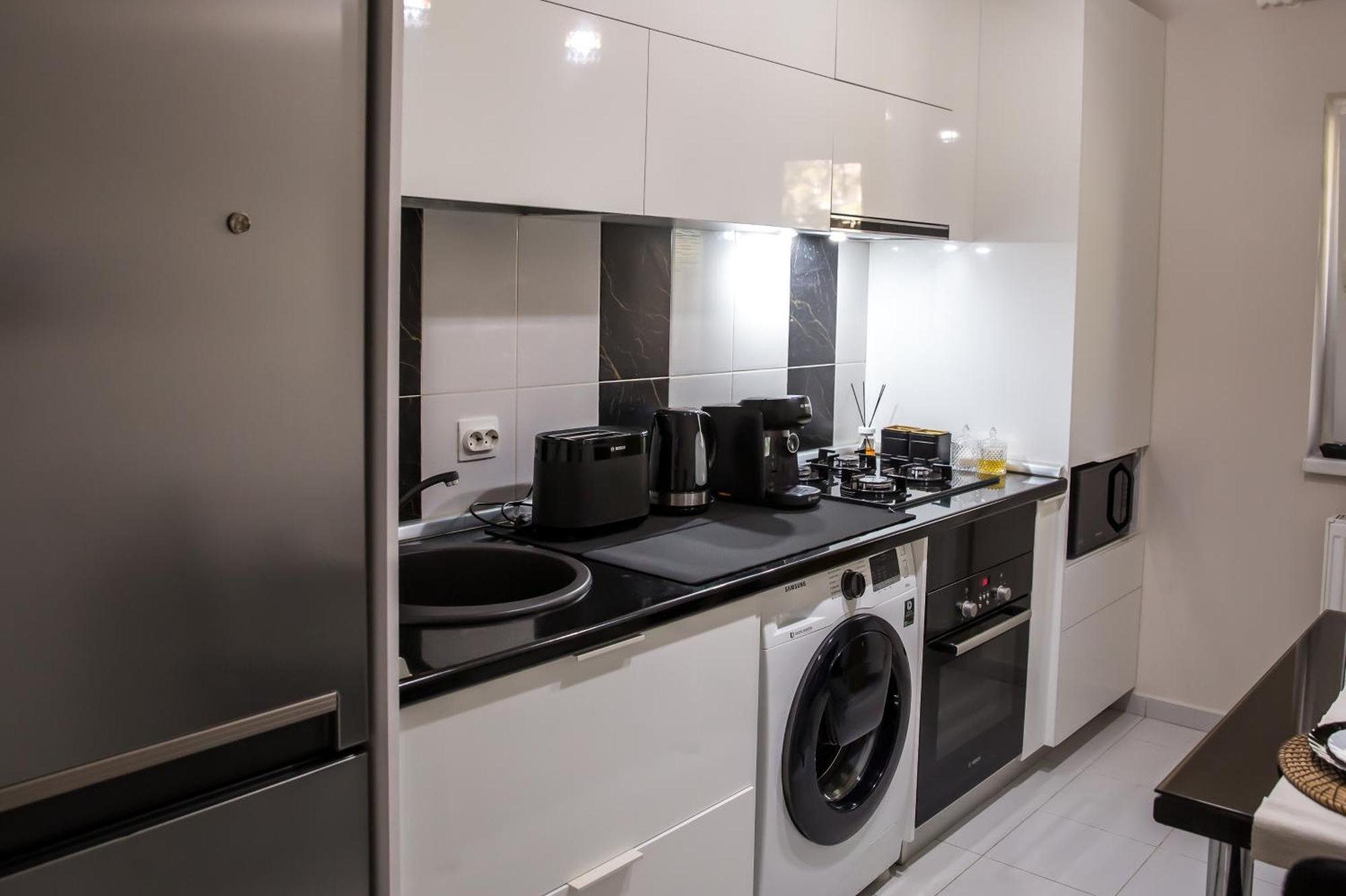 Jsn House - Private Parking & Premium Services * Bucharest