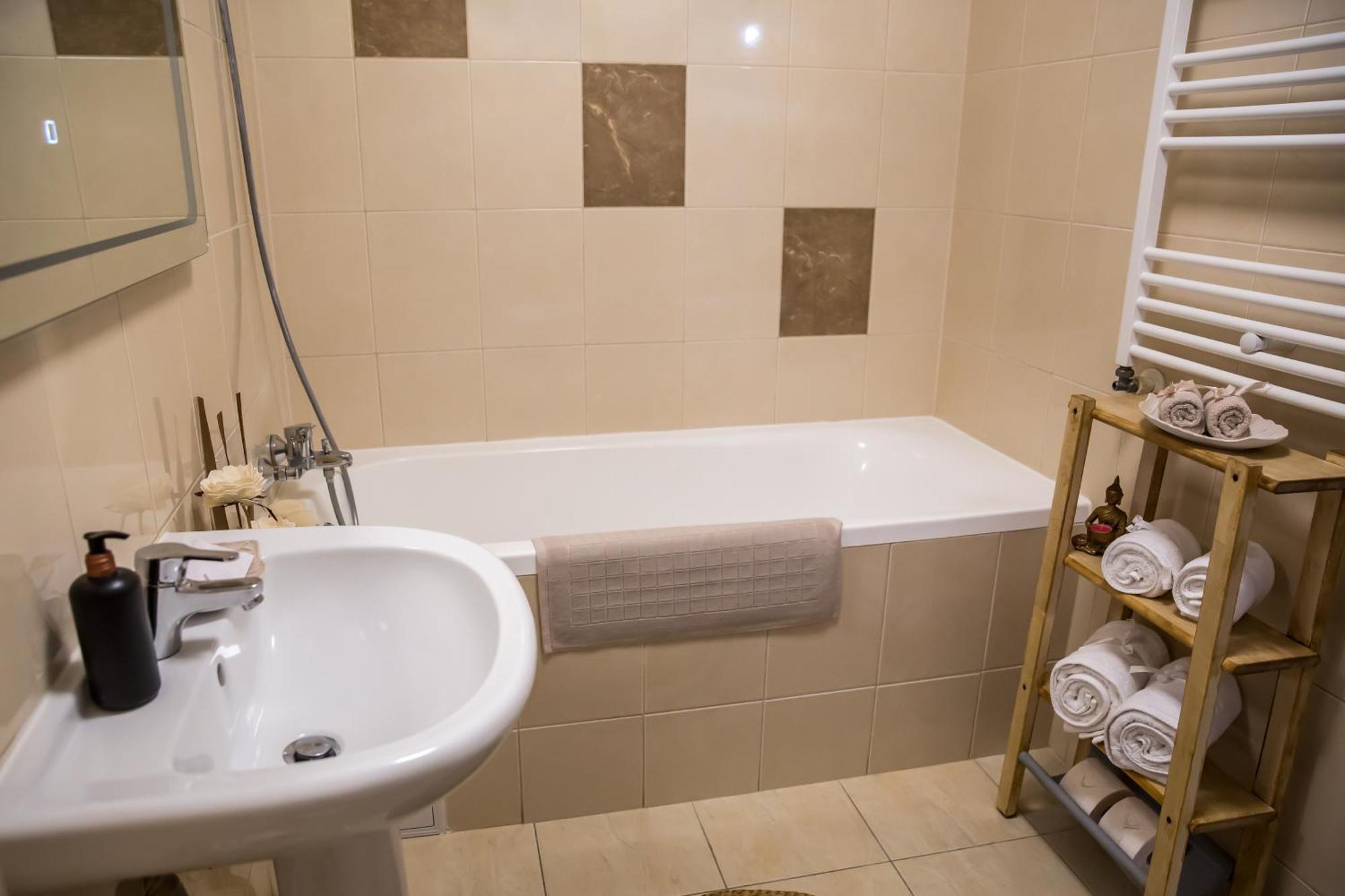 Jsn House - Private Parking & Premium Services Apartment *