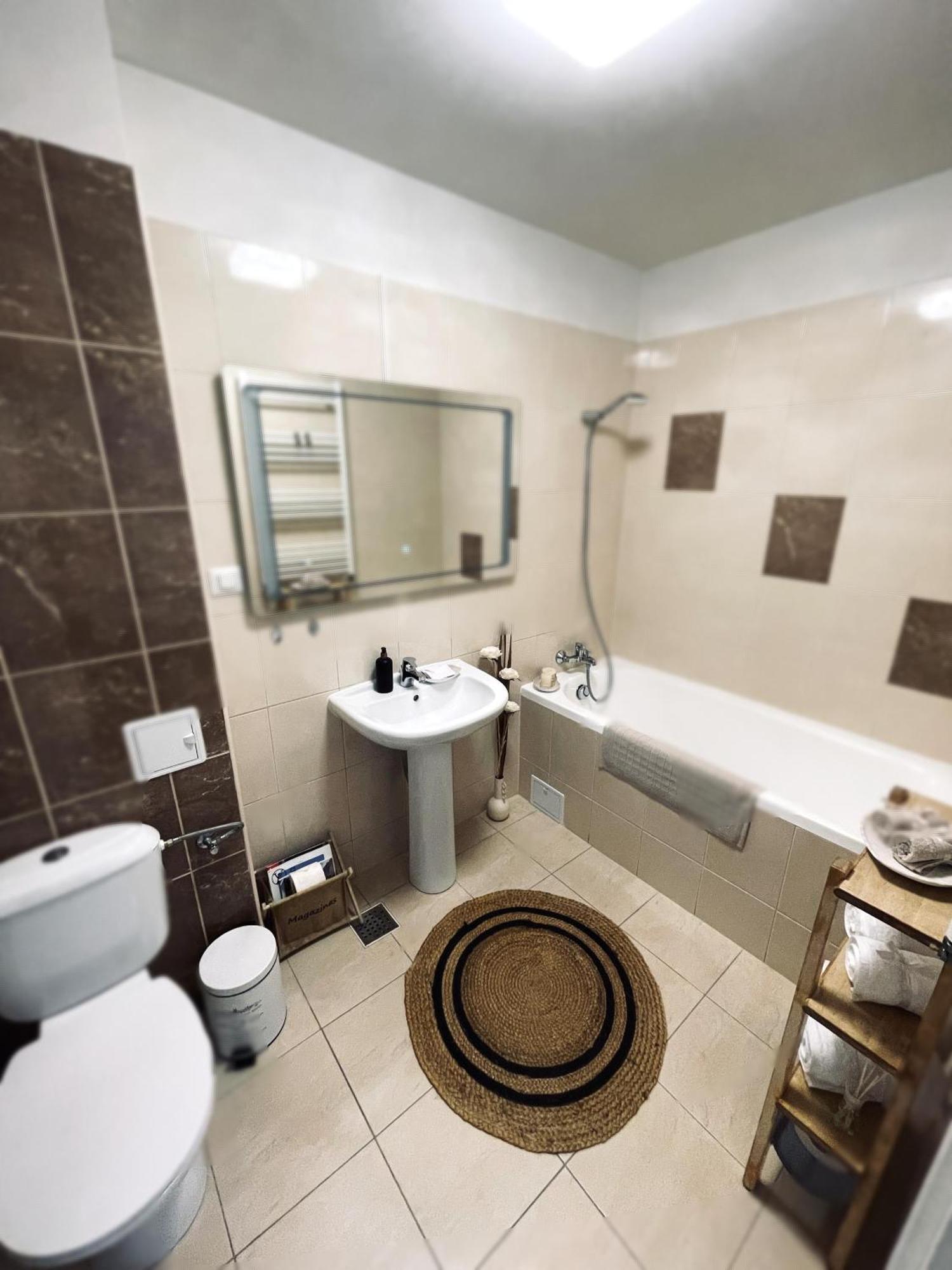 Jsn House - Private Parking & Premium Services Apartment