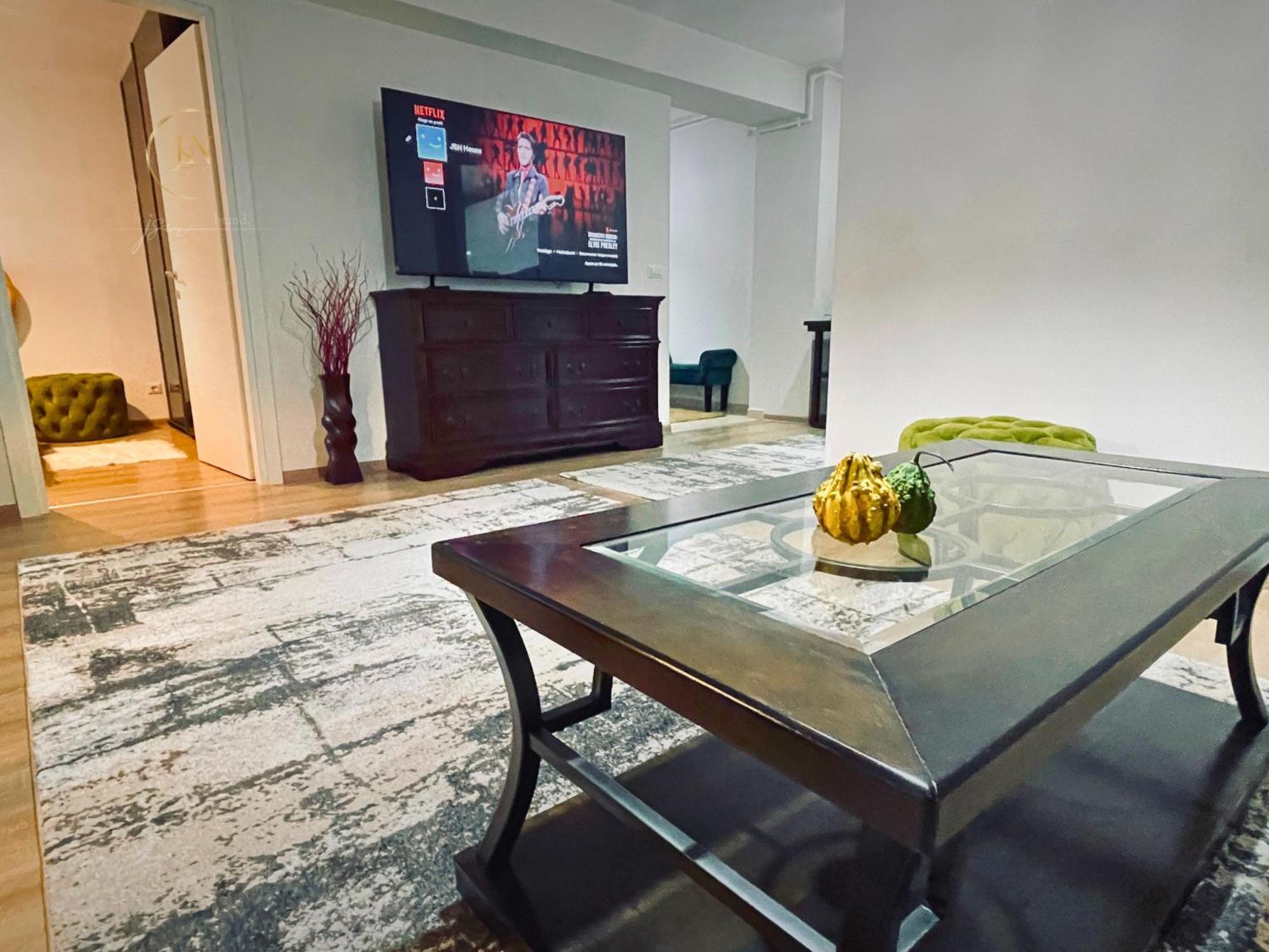 Jsn House - Private Parking & Premium Services Bucharest