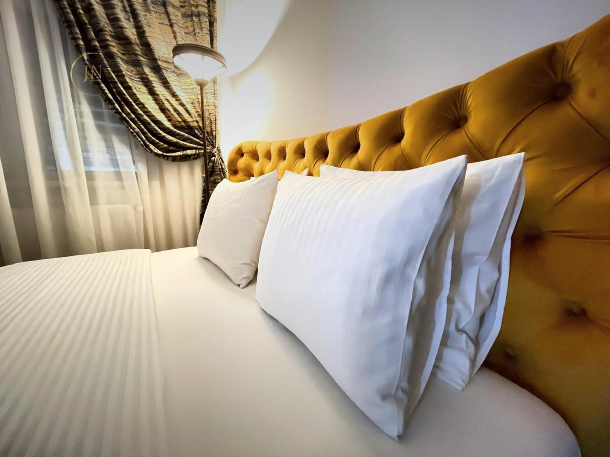 Jsn House - Private Parking & Premium Services * Bucharest