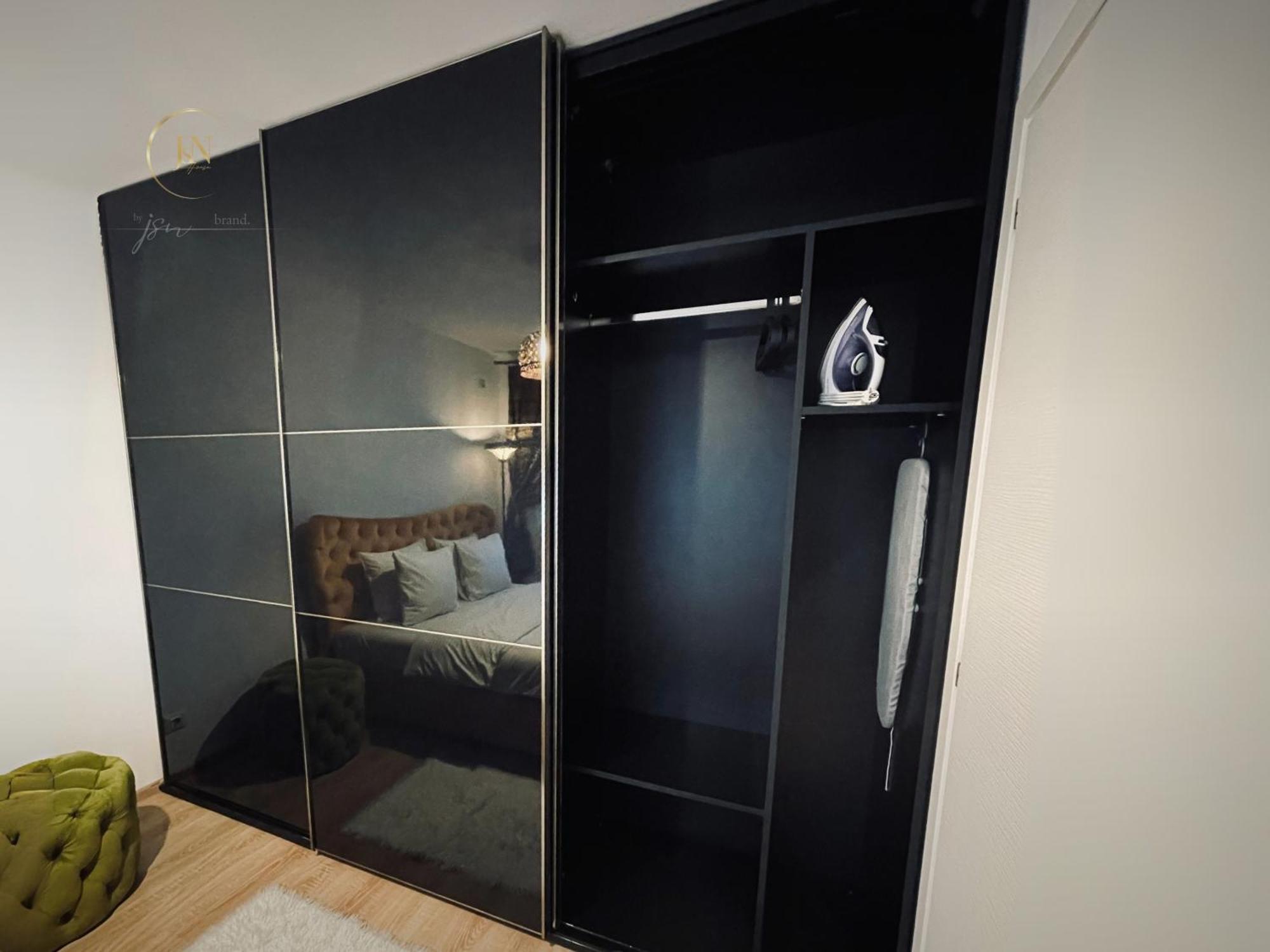 Jsn House - Private Parking & Premium Services Bucharest